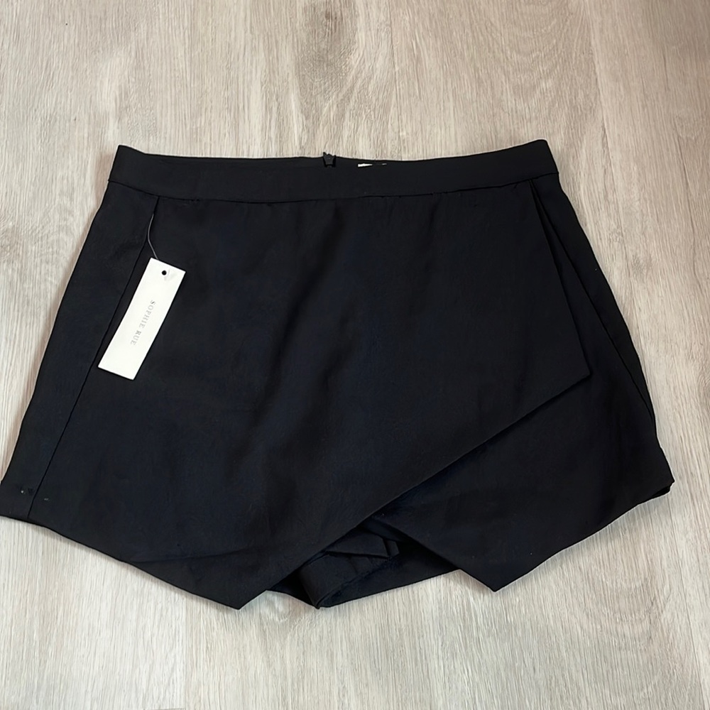 Sophie Rue Black Asymmetric Pointed Hem Skort Medium NWT